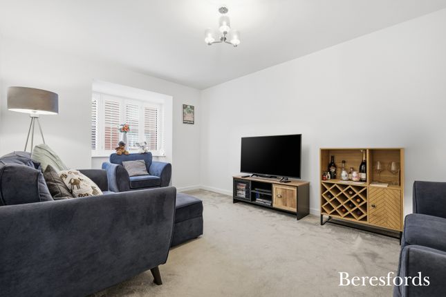 6, Cobbins Brook Way, Essex photo 3