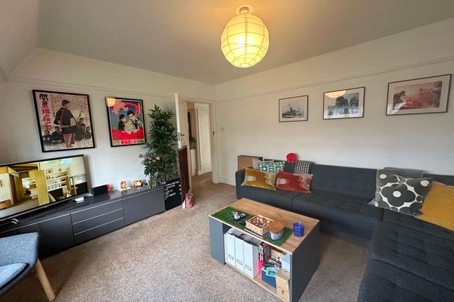 Thumbnail Flat to rent in Rutland Court, Queens Drive, London