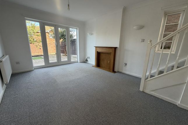15, Pembroke Way, Daventry photo 3