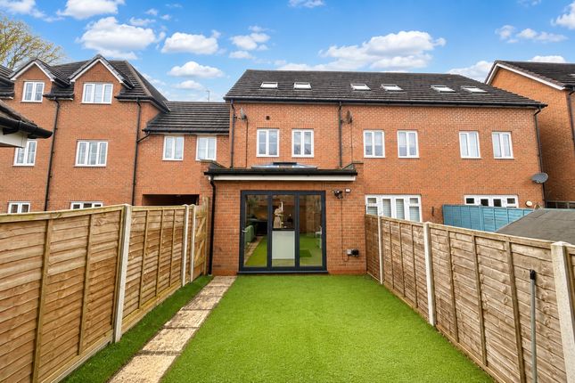 21, Avian Avenue, St. Albans photo 4