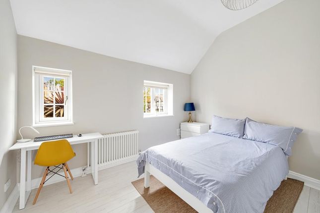 1, Rochester Mews, Ealing photo 4