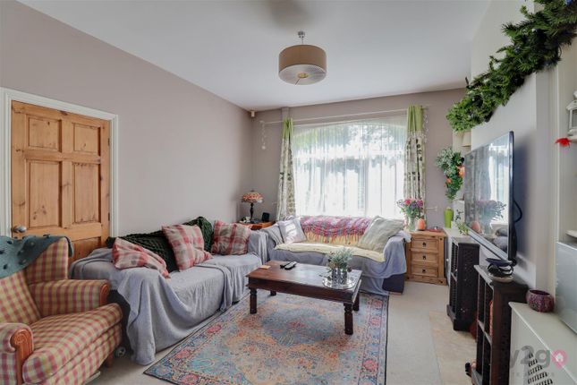2 The Villas, West Street, Mansfield photo 2