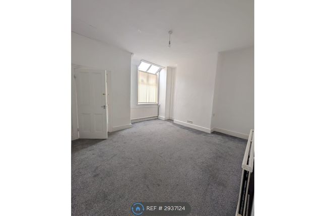 Amy St, Middleton, Manchester photo 4
