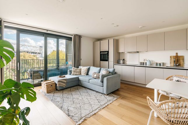 Flat 504, Lorimer House, London photo 4