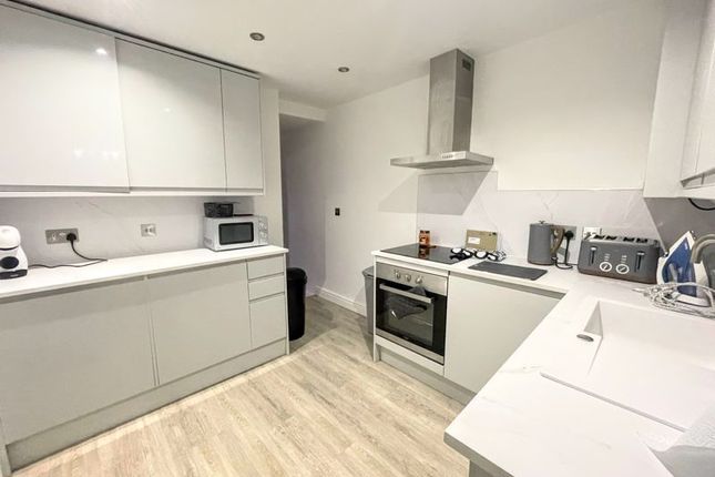 208b, Lawn Lane, Hemel Hempstead photo 2
