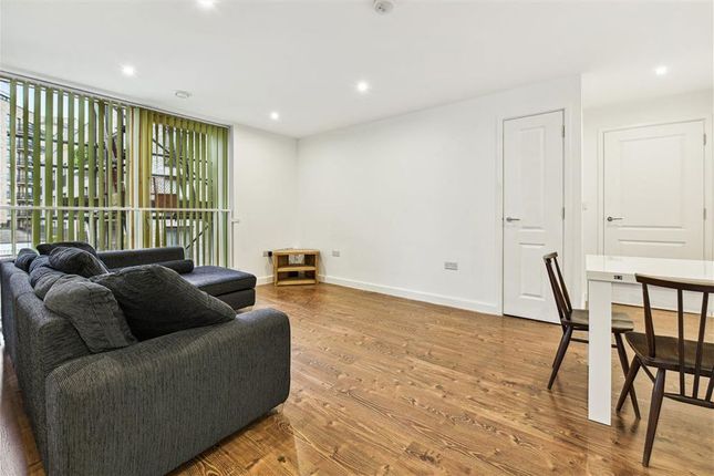 Flat 20, Muro Court, Milcote Street, London photo 4