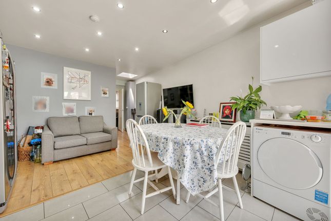 87 Ramsay Road, London photo 2
