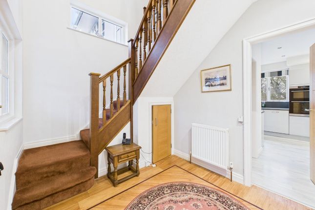 36, Oakwood Drive, Bingley photo 2