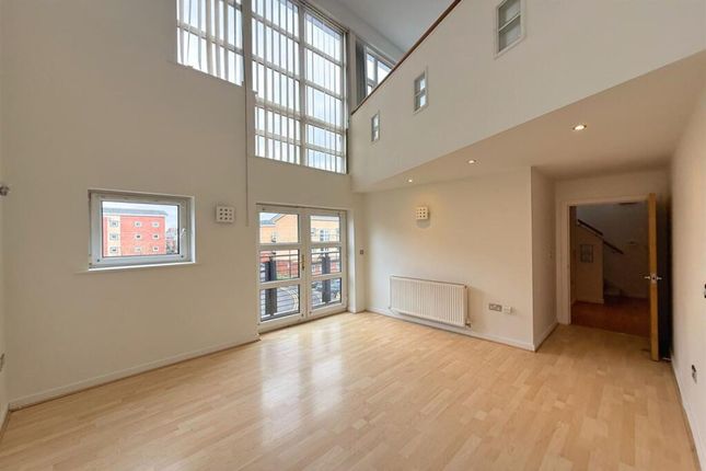 Flat 10, Central 2 Wharf Road, Sale photo 4