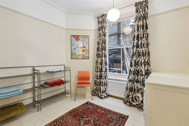 Flat for sale in Albany Mansions, Albert Bridge Road