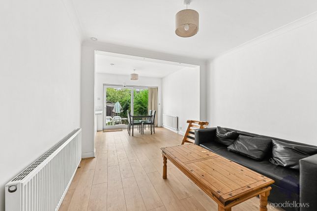 1, Martin Grove, Morden photo 4