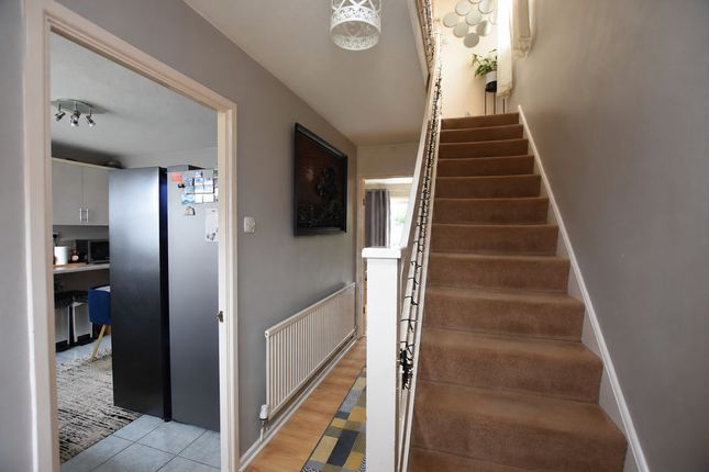 27, Girton Way, Stamford photo 2