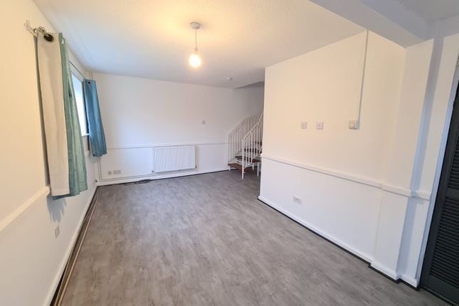 52 Blackthorn Drive, Leicester photo 3