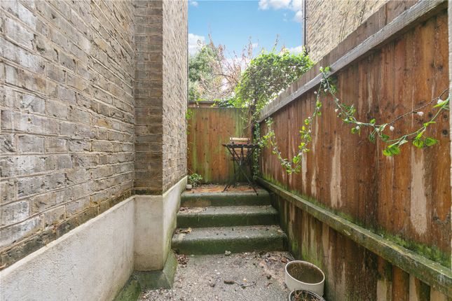 Flat for sale in Musgrove Road, London