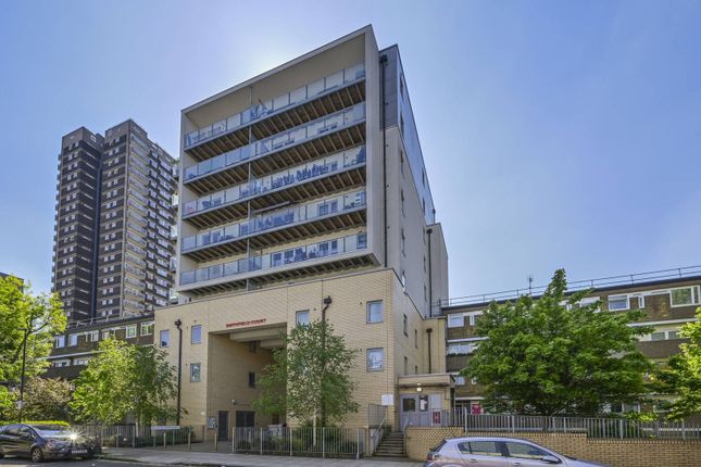 Thumbnail Flat for sale in Cable Street, Shadwell, London