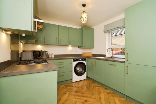 6, Whitebeam Close, Sheffield photo 3