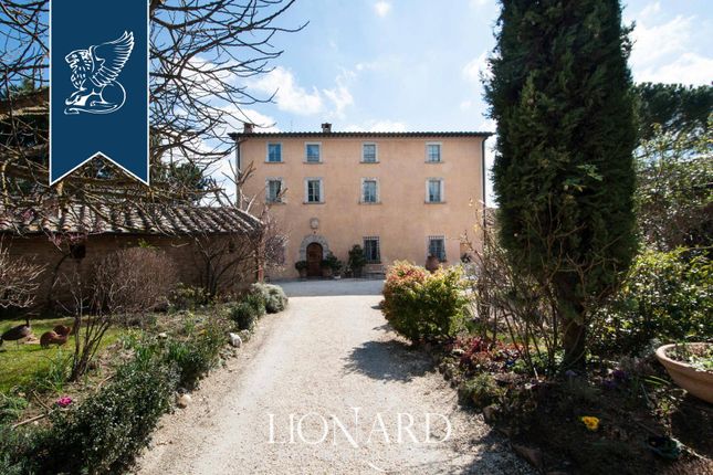 Thumbnail Hotel/guest house for sale in Montepulciano, Siena, Toscana