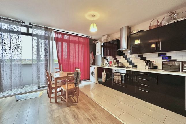 3 Bed Flat To Rent In Wimbledon