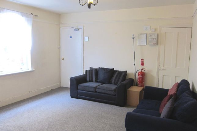 63, Clarence Street, Egham photo 2