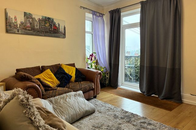 Room 4 1 Power Street, Newport photo 4