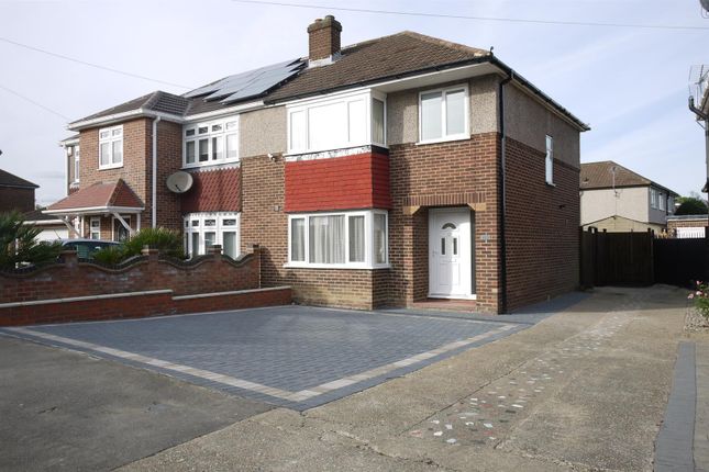 Thumbnail Semi-detached house to rent in Roundmoor Drive, Cheshunt, Waltham Cross