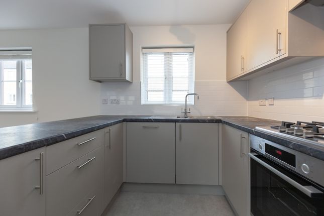 9, Meadow Lane, Witney photo 3