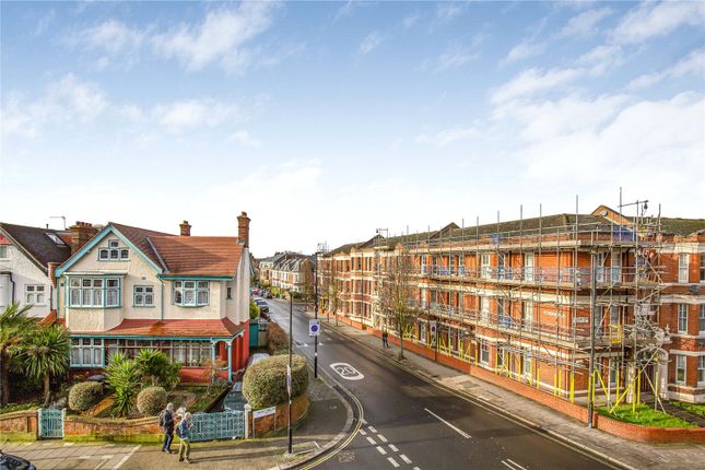 Flat for sale in Clapham Park Road, London