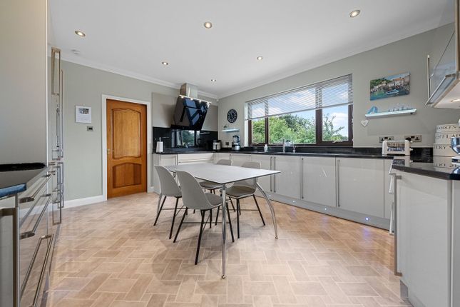 12, Bonnyview Gardens, Bonnybridge photo 4