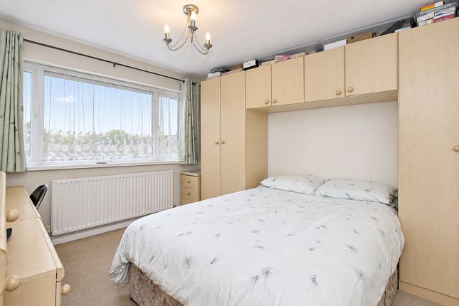 9, Catherine Close, Hemel Hempstead photo 3