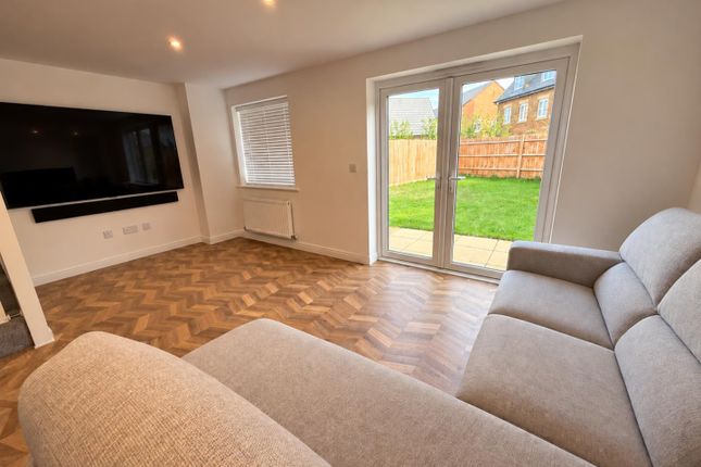 8, Ebenezer Avenue, Northampton photo 4