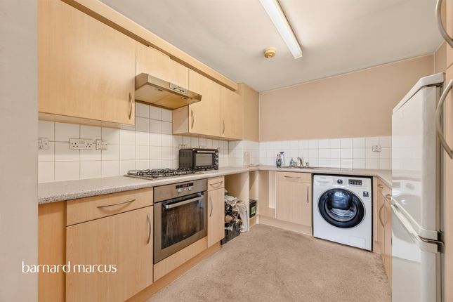 Flat 16, Groombridge Court, 30, Hogarth Crescent, Croydon photo 4