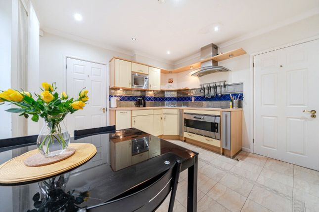 44, Castle Road, Surrey photo 4