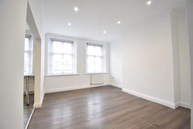 St. James Road, Surbiton KT6, 1 bedroom flat to rent - 67337135