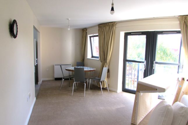 Flat 5, Aldborough House, Harrow photo 2