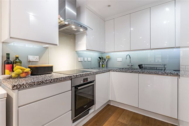 Flat 3, Oasis Court, 37, Mile End Road, London photo 3