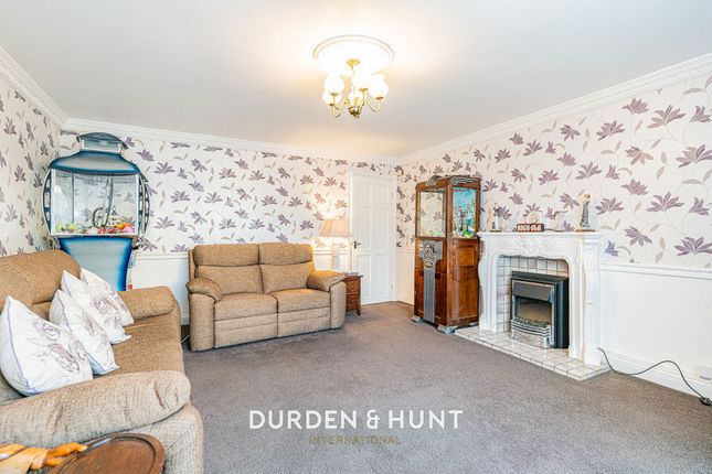 227 Fencepiece Road, Chigwell photo 3