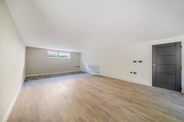 Oaklands- Apartment 5, 3, Oaklands, Hampshire photo 4