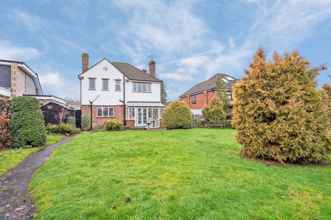 80 Chiltern Avenue, Bushey photo 2