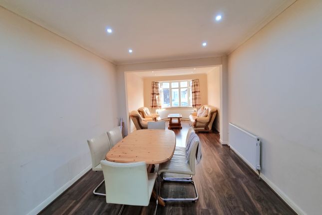 57, Manor Way, Mitcham photo 3