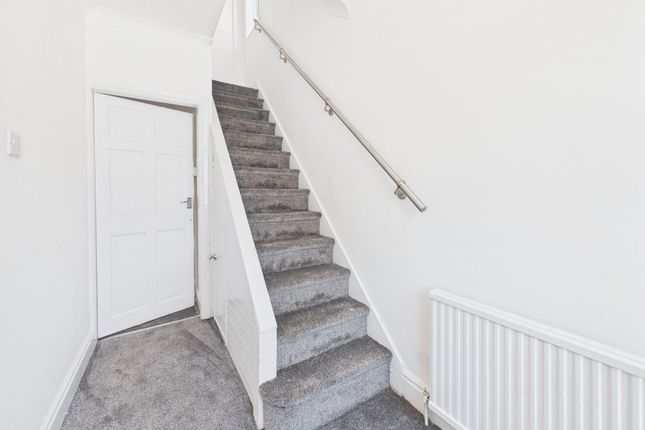 149 Hall Road, Hull photo 2