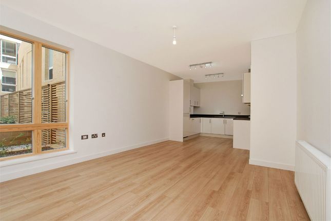 Flat to rent in Eddington Court, Canning Town, London
