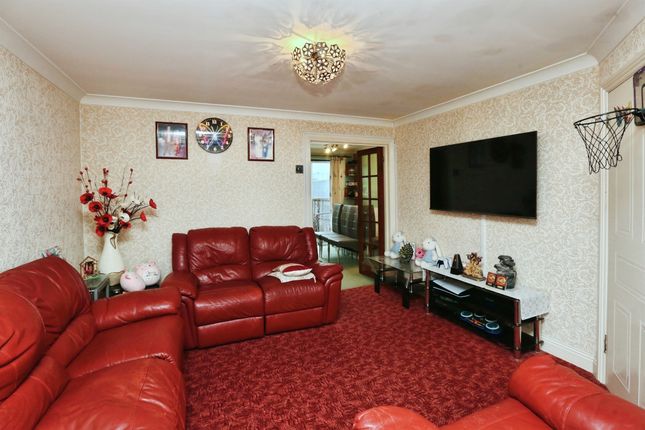 Magennis Close, Gosport photo 3