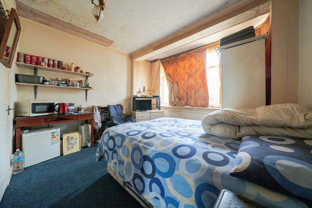 122, Queen Anne Avenue, Bromley photo 3