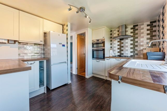 75, Cheveley Park, Grantham photo 4
