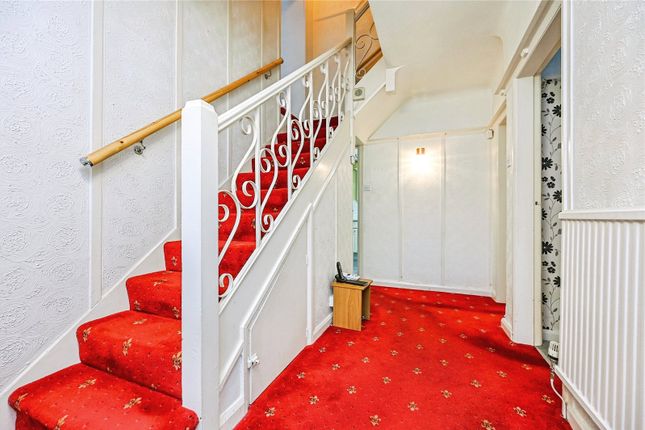 6, Martin Close, Merseyside photo 2