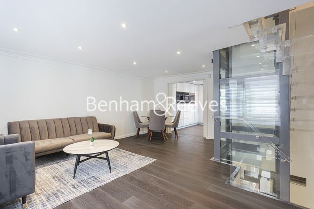 Mews house to rent in St Catherines Mews, Chelsea