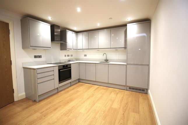 8, Breffini Court, Adeyfield photo 5