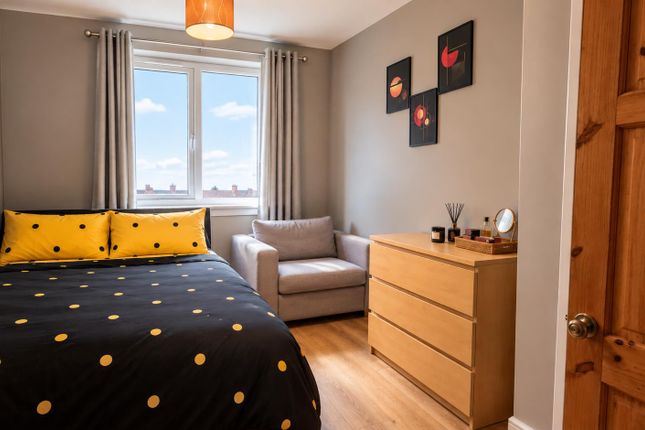 Flat 15 Morrison House, Tulse Hill, Brixton photo 2
