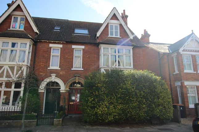 Thumbnail Flat to rent in Cornwall Road, Bedford
