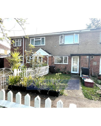 3-bed terraced on Ferndale Avenue, Hounslow TW4, £525,000